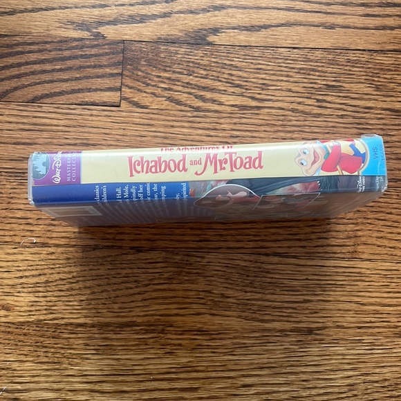 VHS Disney’s Masterpiece The Adventures of Ichabod and Mr. Toad 50th Anniversary - Picture 3 of 4